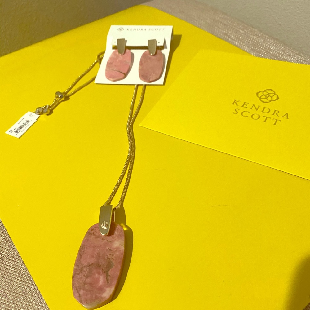 Kendra Scott necklace and earring set